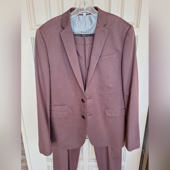 Express 2 Piece Pants Suit Slim Fit Pants Sz33/30 Jacket Sz14? Maroon 2 Buttons - Picture 1 of 12